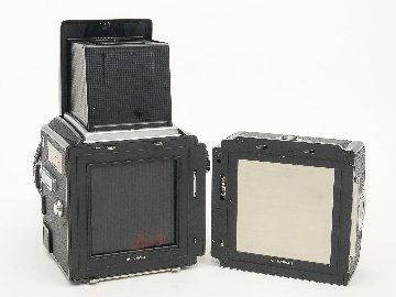  Hasselblad 2000FCM、 80/2.8 Planar T☆、 Fレンズ付、A12 6×6マガジン1ケ、  シャッタースピードが1/2000秒迄 ! ! ! 。の画像