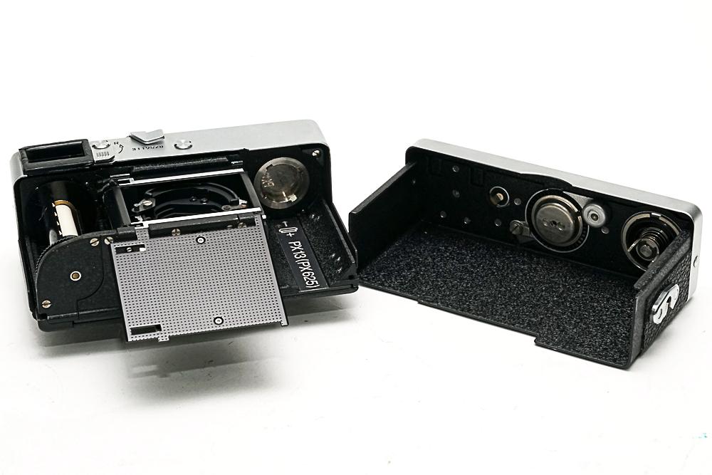 Rollei 35 (白) Germany 製(後期型) 40/3.5 Tessar (沈銅式) 372g の画像