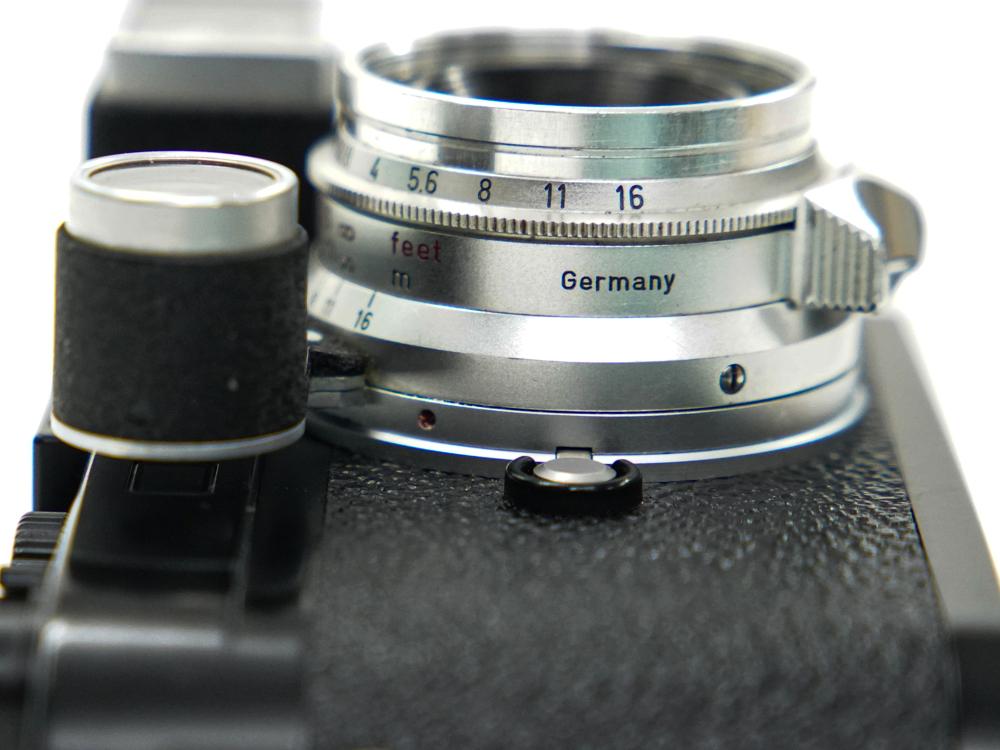 35/2 Summicron SN.1630911 ライカM用、 メガネ付き、 レンズケース付(純正)、  前後キャップ付、 6群構成8枚玉　∞でロック、1ST-Modelの画像