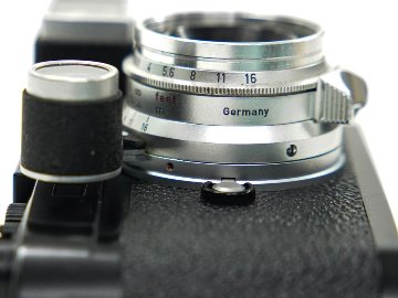 35/2 Summicron SN.1630911 ライカM用、 メガネ付き、 レンズケース付(純正)、  前後キャップ付、 6群構成8枚玉　∞でロック、1ST-Modelの画像
