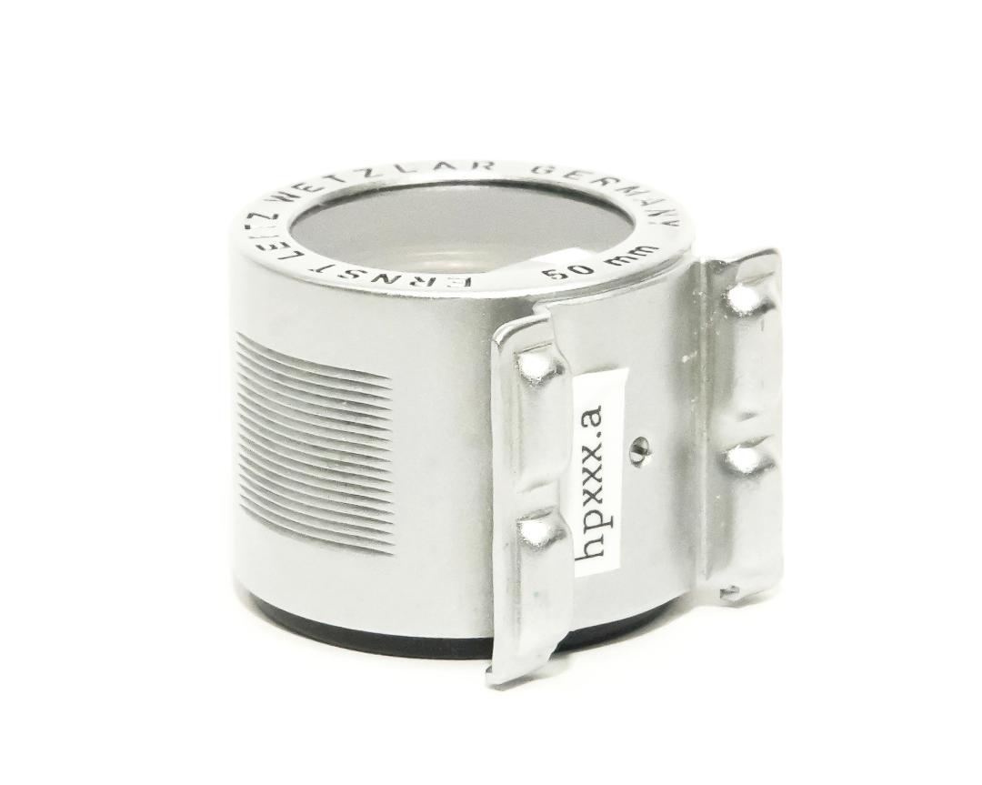 Leica 50mmの彫刻 かつ ’’全ローマ字大文字’’のレア物　5cm 用 ファインダー、前期型、 純正革ケース付 SBOOIの画像