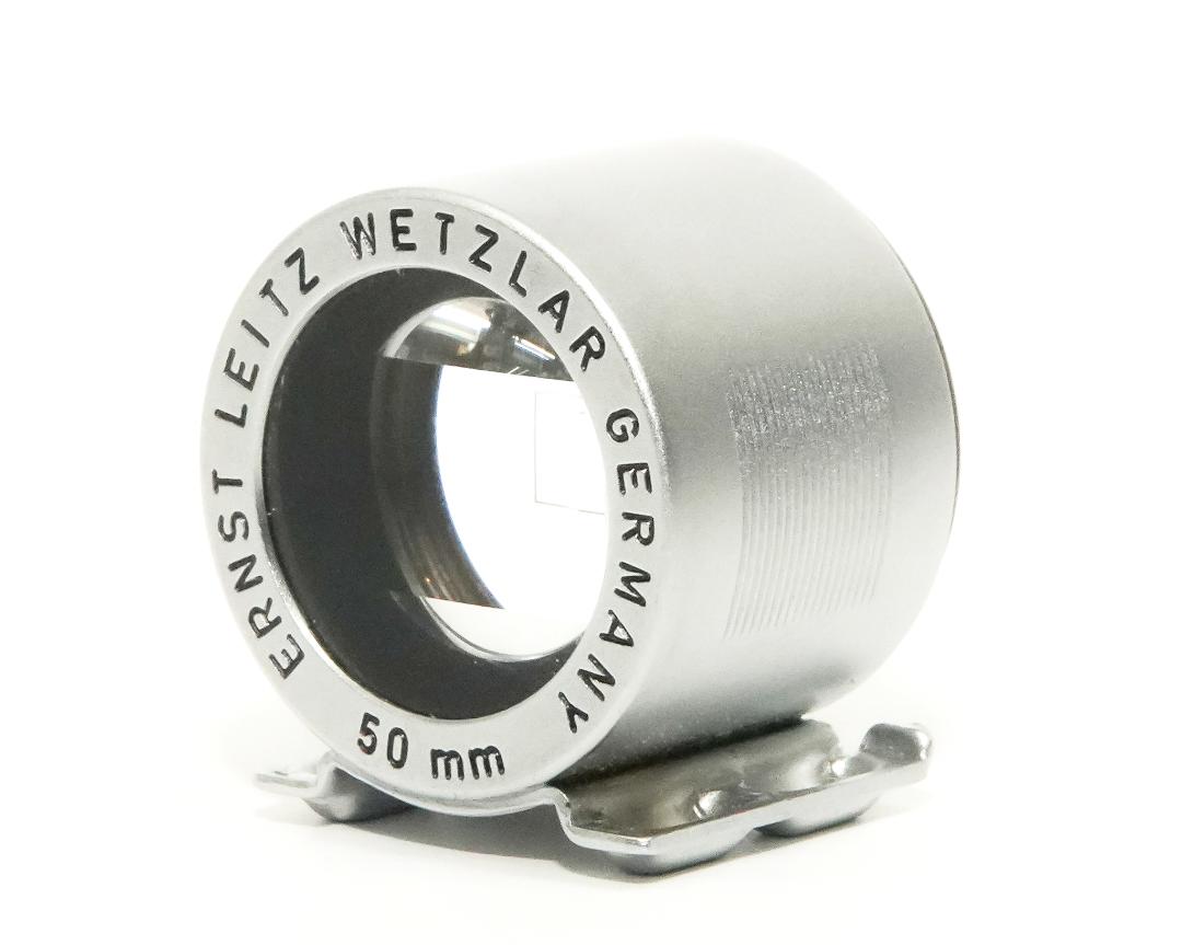 Leica 50mmの彫刻 かつ ’’全ローマ字大文字’’のレア物　5cm 用 ファインダー、前期型、 純正革ケース付 SBOOIの画像