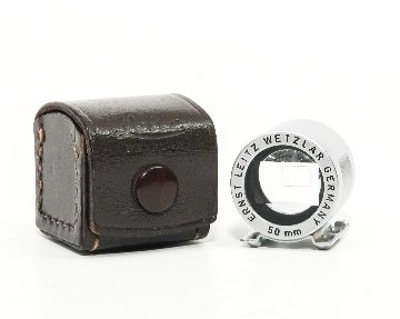 Leica 50mmの彫刻 かつ ’’全ローマ字大文字’’のレア物　5cm 用 ファインダー、前期型、 純正革ケース付 SBOOIの画像