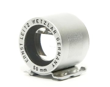 Leica 50mmの彫刻 かつ ’’全ローマ字大文字’’のレア物　5cm 用 ファインダー、前期型、 純正革ケース付 SBOOIの画像