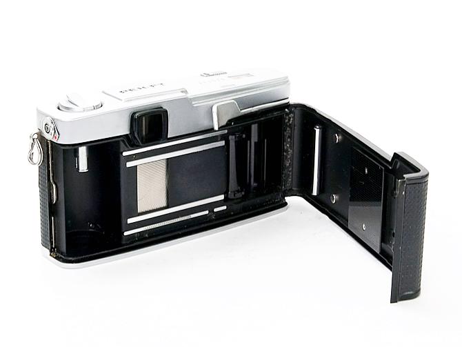 OLYMPUS PEN FT 20/3.5 ZUIKO-W 付   カメラケース(下部分)付 SLフィルター、前キャップ付  の画像