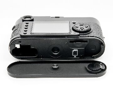 ライカ M9-P ボディ ブラック　  Made in Germany  レンジファインダー式 35mmフルサイズCCDセンサー搭載デジタルカメラ （難あり品）の画像