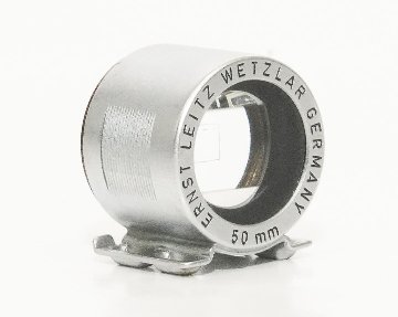 Leica 50mmの彫刻 かつ ’’全ローマ字大文字’’のレア物　5cm 用 ファインダー、前期型、 純正革ケース付 SBOOIの画像
