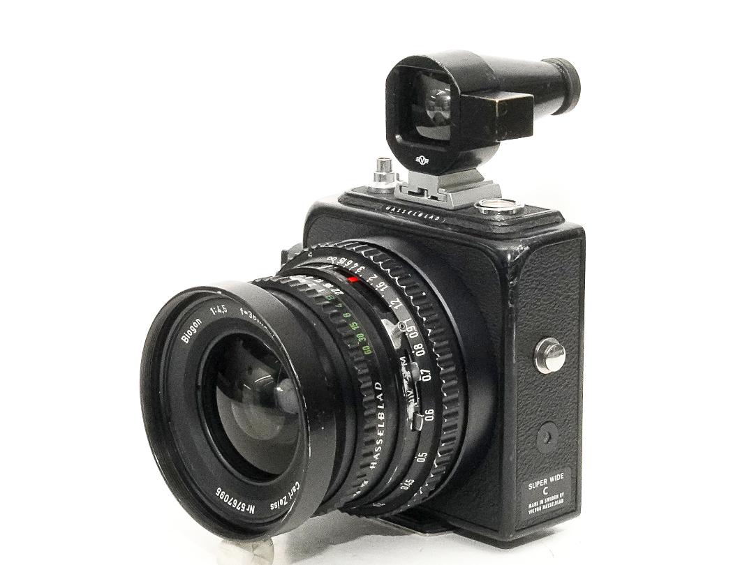 Hasselblad SWC 38/4.5 Biogon T ☆ (C-レンズ） ビューファインダー付き(メタル) ネックストラップ付 メタルレンズフード付 (フードキャップ付) の画像