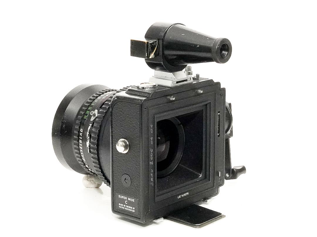 Hasselblad SWC 38/4.5 Biogon T ☆ (C-レンズ） ビューファインダー付き(メタル) ネックストラップ付 メタルレンズフード付 (フードキャップ付) の画像