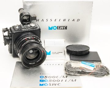 Hasselblad SWC 38/4.5 Biogon T ☆ (C-レンズ） ビューファインダー付き(メタル) ネックストラップ付 メタルレンズフード付 (フードキャップ付) の画像