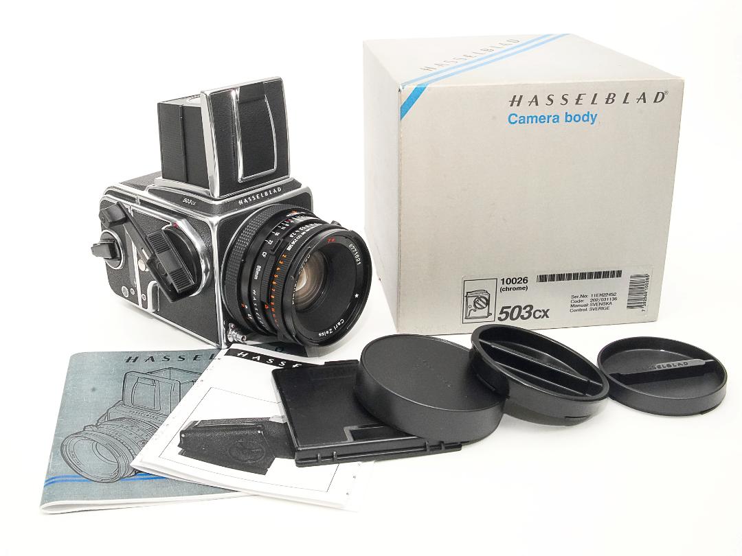 Hasselblad 503CX 80/2.8 Planar T* (CFレンズ) A-12マガジン 焦点板 ラピットクランク ネックストラップ  日本語使用説明書付　93% 超美品の画像