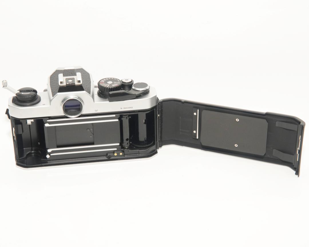 Nikon New FM2 カメラボディ  一眼レフカメラ 露出計内蔵の画像