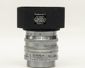 50mm F1.5 Summarit  Sn801091 ライカスクリュー(L39)用  専用純正フィルター・前後キャップ付、フード付(他社製)の画像