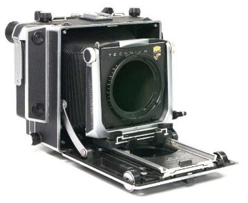 アダプタボード Hasselbladのレンズを 4×5 inカメラで使用します 接写の場合には4×5inをカバー、 ハッセルのレンズはヌケが良くて発色が良く 前後のボケ味が良いので立体感が楽しめます。画像