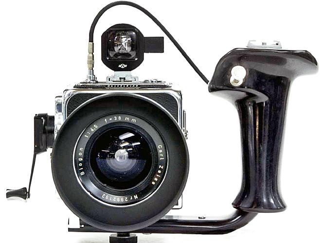 ハッセル.ガンブラケット(カメラグリップ) 小ネジ(2分) SWC,SWC/M,500C, 500C/M初期型シリーズ用 レリーズ付の画像