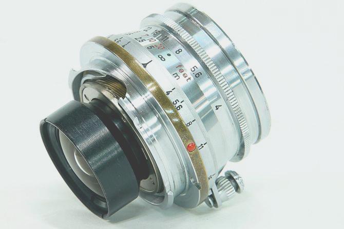21/4 Super Angulon 白 ライカL39 & M用 レンズフード付　前後キャップ付 　距離計連動画像