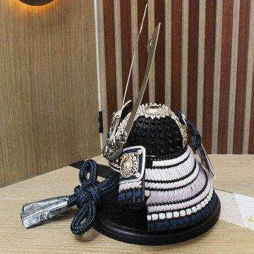  鈴甲子雄山作 7号 月読 兜平飾り LED照明付きの画像