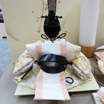 超コンパクトサイズのインテリア雛収納飾りの画像
