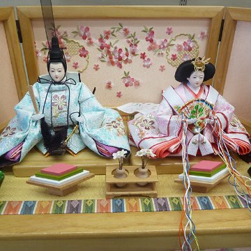 道翠作 金彩衣裳着芥子親王 総桧造り収納飾りの画像