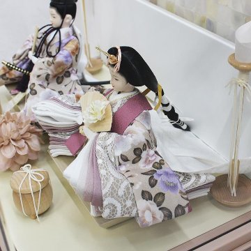 ピンク塗アクリルケース親王飾り LED照明の画像