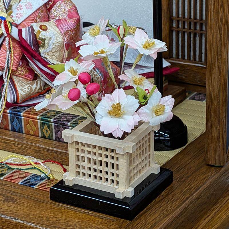 木製井垣付き絹製桜