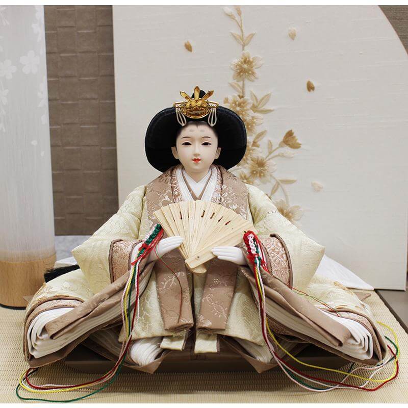 正絹西陣織十二単を着付けたモダンなお雛様