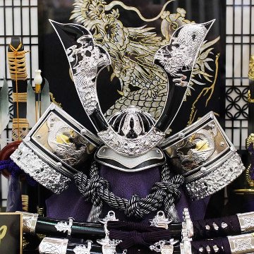 嘉祥作 10号銀龍兜 黒塗り格子 アクリルケース飾りの画像