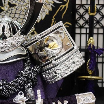 嘉祥作 10号銀龍兜 黒塗り格子 アクリルケース飾りの画像