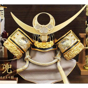 宝童監修　7号上杉謙信兜 円型ケース飾りの画像