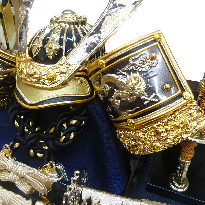 嘉祥作 12号 盛上げ龍 兜 六角ケース飾りの画像