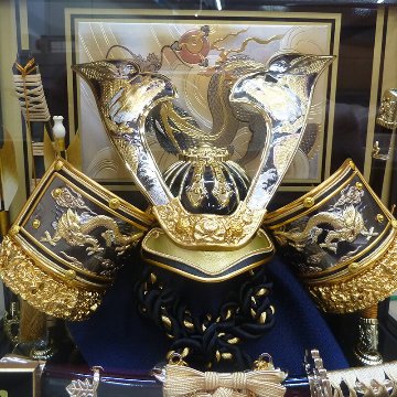 嘉祥作 12号 盛上げ龍 兜 六角ケース飾りの画像