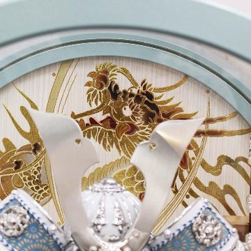 宝童監修 5号 銀中鍬型兜 円型ケース飾りの画像