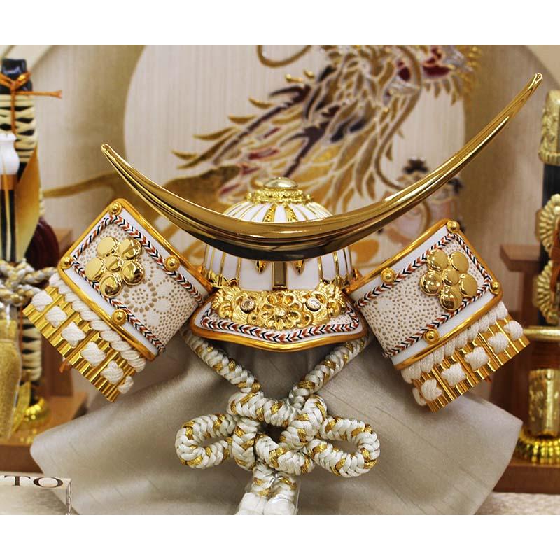 五月人形 伊達政宗 5号 白金兜 兜ケース入り オフホワイト円型アクリル