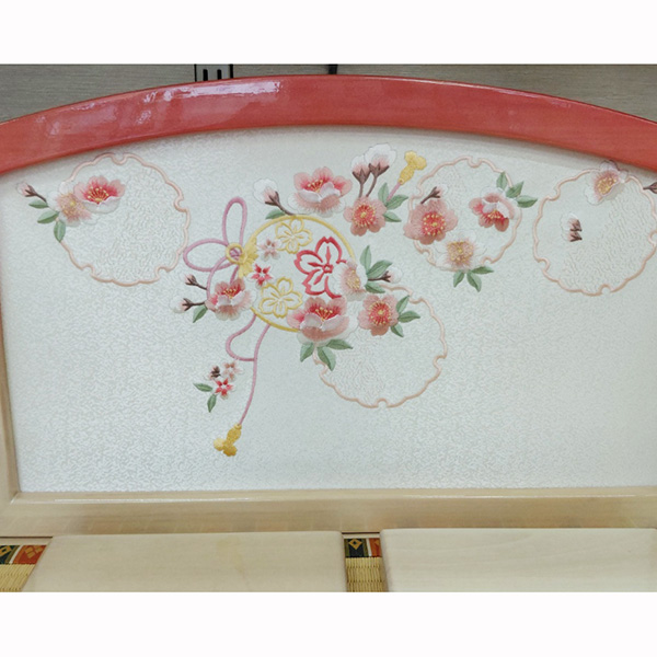 屏風の刺繍