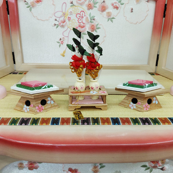 舞雛親王 白ピンクぼかし塗収納飾りの画像