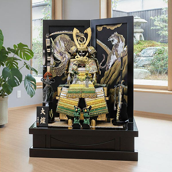 10号緑段威し大鎧 黒檀柄龍虎床飾り