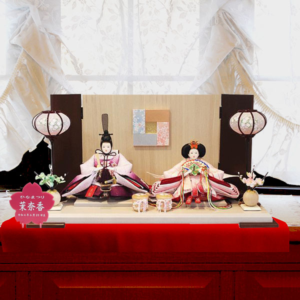 コンパクトでおしゃれな雛人形親王飾り> 平安道翠作桧造り純彩平飾り/人形の松川