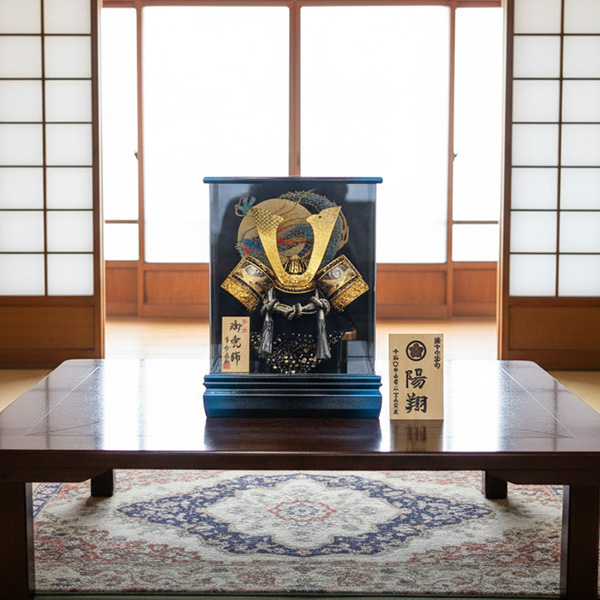 8号兜ブルーケース飾り