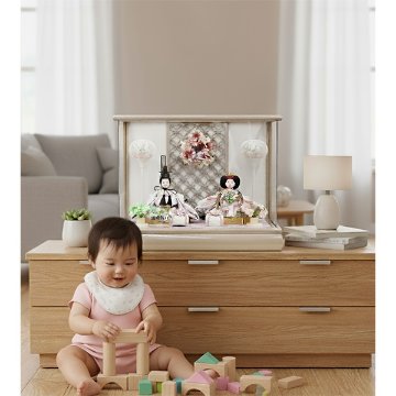 おぼこ雛 ベージュグレー塗り ケース飾りの画像