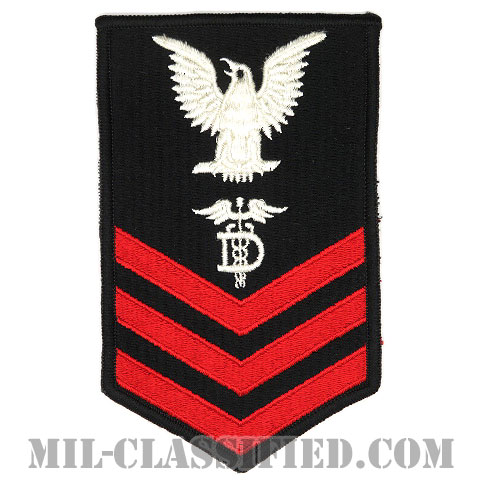 一等兵曹 歯科技工士（Dental Technician (DT)）[ネイビーブルー（レッド）/Male（男性用）/腕章（Rating Badge）階級章/全面刺繍タイプ]の画像