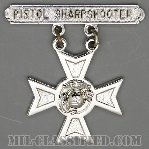 ピストル射撃技術章 (シャープシューター)（Marksmanship Badge, Pistol Sharpshooter）[カラー/鏡面仕上げ/バッジ/中古1点物]の画像