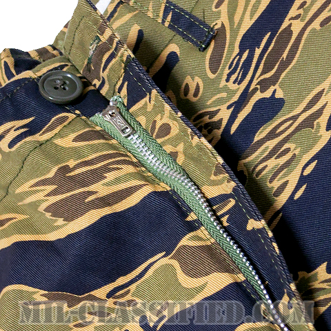 米軍 ADSパターン ゴールドタイガーストラプ ジャケット・パンツセット TYPE III US-L [レプリカ/B品（ボタン欠損有）]の画像