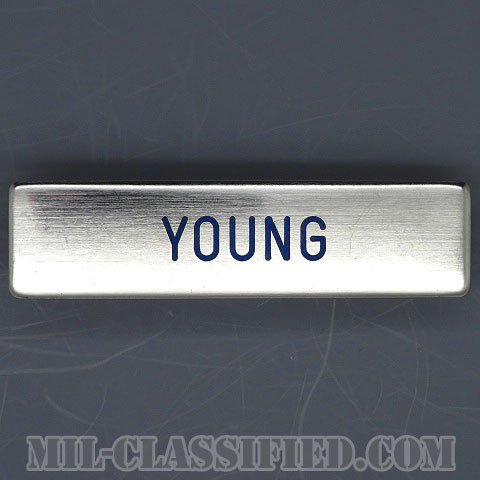 YOUNG [アメリカ空軍用ネームプレート（名札）/中古1点物]の画像