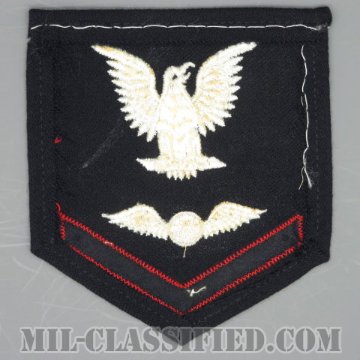 三等兵曹 航空電気技師（Aviation Electrician's Mate (AE)）[ネイビーブルー（レッド）/Male（男性用）/海軍階級章（1940s）/パッチ/1点物]の画像