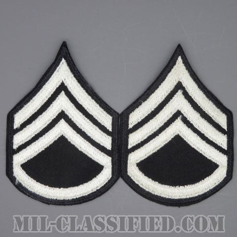 二等軍曹（Staff Sergeant (SSG), Band）[カラー（ブラック生地ホワイト刺繍）/楽隊男性用/カットエッジ/階級章（1959-）/パッチ/ペア2枚1組]の画像