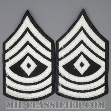 先任曹長（First Sergeant (1SG), Band）[カラー（ブラック生地ホワイト刺繍）/楽隊男性用/カットエッジ/階級章（1959-）/パッチ/ペア2枚1組]の画像