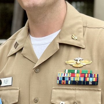 衛生科章（Medical Corps）[カラー/海軍襟用徽章/バッジ]の画像