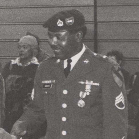 二等軍曹（Staff Sergeant (SSG)）[サブデュード（ブラックメタル）/ホワイトバックプレート付/階級章/バッジ]の画像