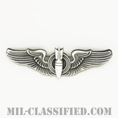 爆撃手章 (ボンバルディア)（AAF Bombardier Wing）[カラー/燻し銀/ピンバック/バッジ/レプリカ]の画像