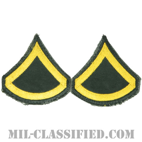 上等兵（Private First Class (PFC)）[カラー（グリーン）/男性用/カットエッジ/階級章（1968-）/パッチ/中古1点物（ペア2枚1組）]の画像